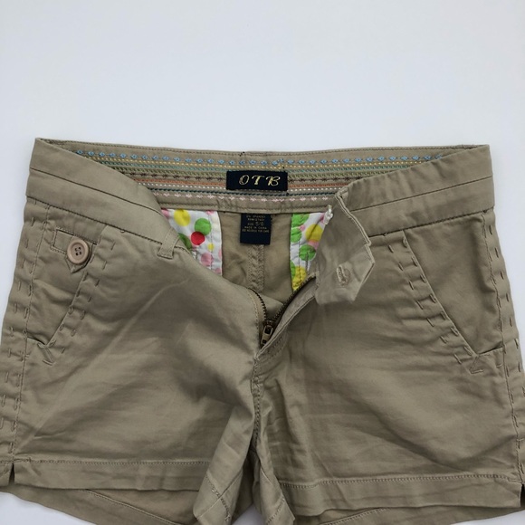 Khaki Shorts - Picture 2 of 6